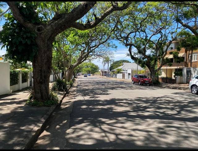 2 BEDROOM APARTMENT FOR SALE IN GLENWOOD